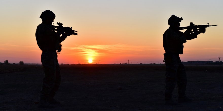 MSB: 3 PKK/YPG'Lİ TERÖRİST TESLİM OLDU