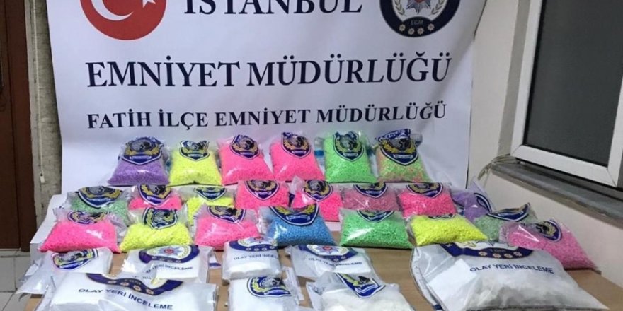 İstanbul’da 150 Bin Hap Ve 13 Kilonun Üzerinde Kokain Ele Geçirildi