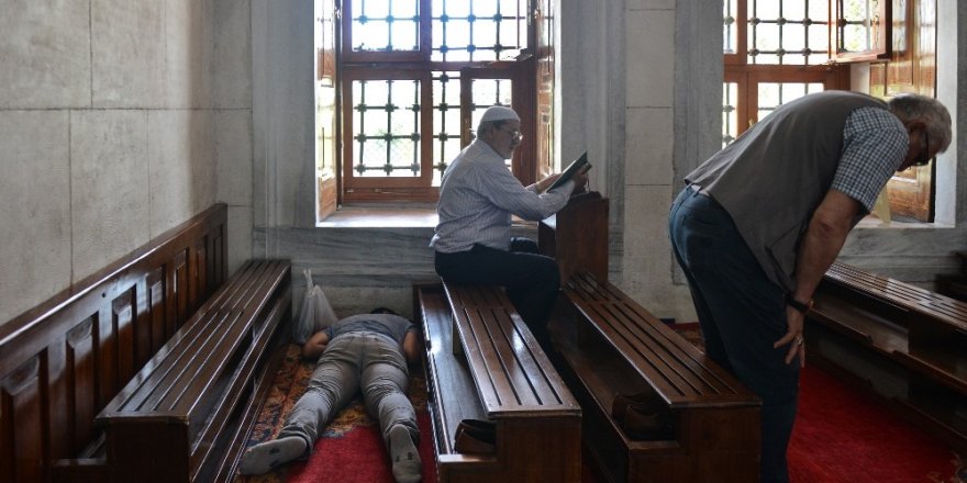 Fatih Camii Kilise Görünümünden Kurtuldu