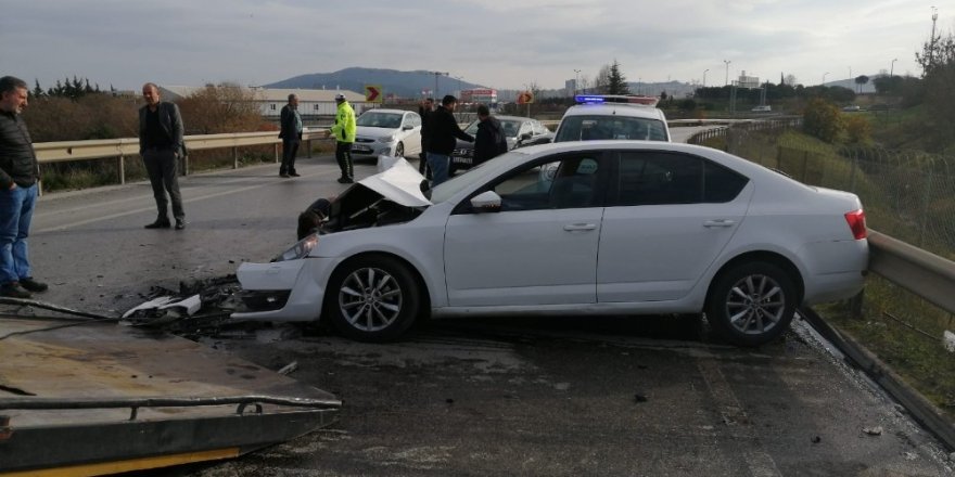 Sancaktepe’de Minibüs İle Otomobil Birbirine Girdi: 5 Yaralı