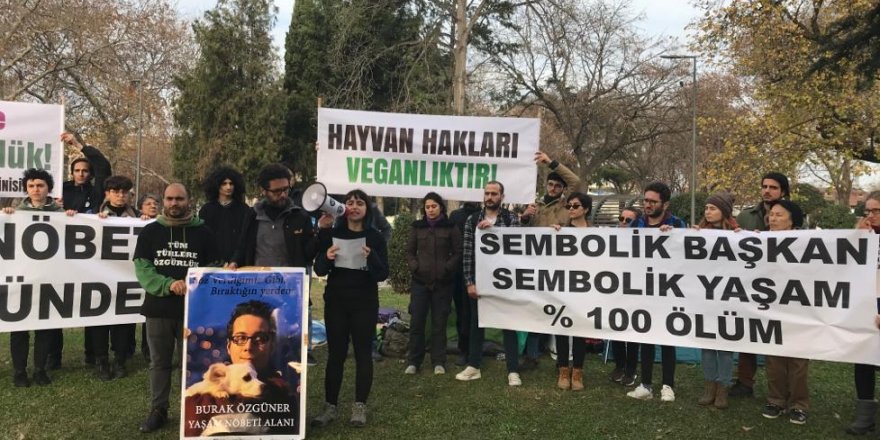 İBB ÖNÜNDEKİ FAYTON PROTESTOSU DEVAM EDİYOR