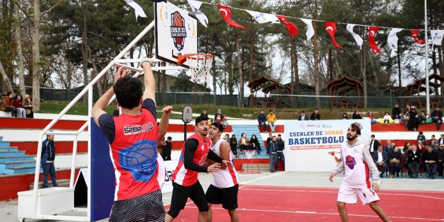 Esenler’de "33 Sokak Basketbolu Turnuvası"nın Finali Gerçekleşti