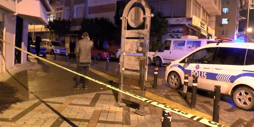 BAĞCILAR'DA SOKAK ORTASINDA KURŞUN YAĞDIRDILAR:  2 YARALI