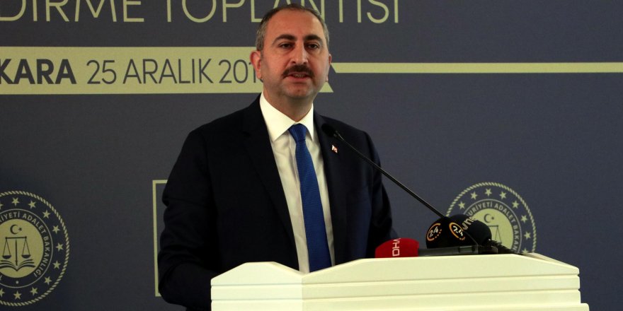 BAKAN GÜL: ŞÜPHELİNİN İADESİ KONUSUNDA GAYRETİMİZ SÖZ KONUSU