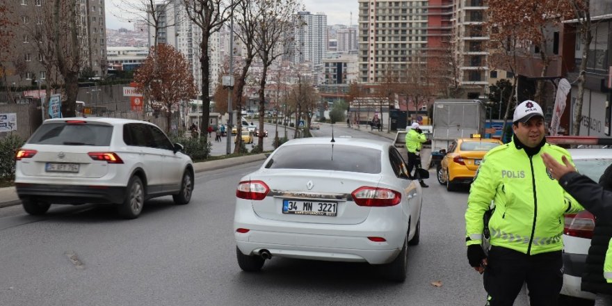 Esenyurt’ta Ticari Taksilere Şok Uygulama