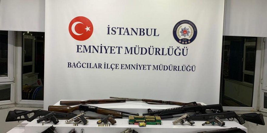 BAĞCILAR'DA OPERASYON YAPILAN EVDEN CEPHANELİK ÇIKTI