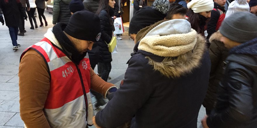 İSTİKLAL CADDESİ'NE ÇIKAN YOLLARDA GÜVENLİK ÖNLEMİ