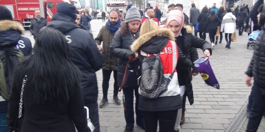 İstiklal Caddesi’nde İnsan Seli