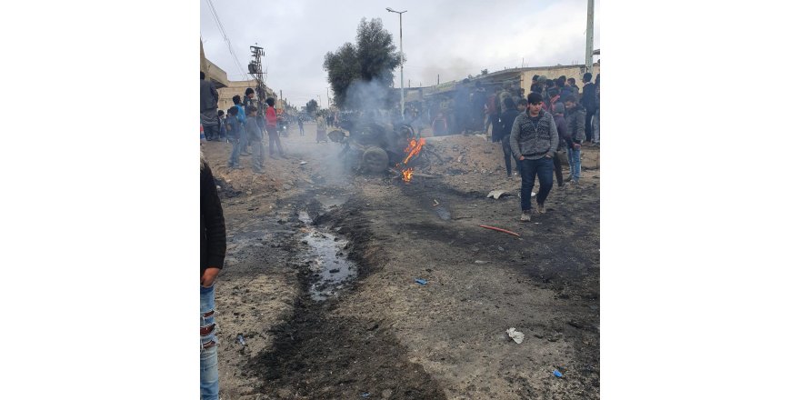 TEL ABYAD'DA BOMBALI ARAÇLI SALDIRI: 2 ÖLÜ, 4 YARALI