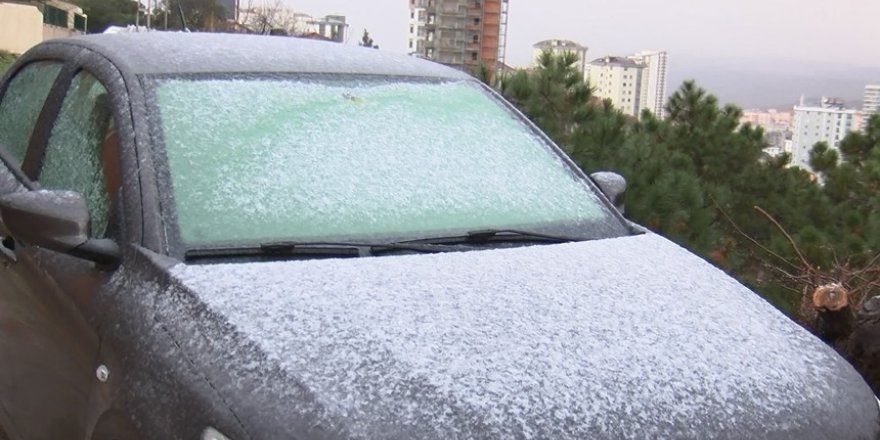 AYDOS ORMANI'NDA KAR YAĞIŞI