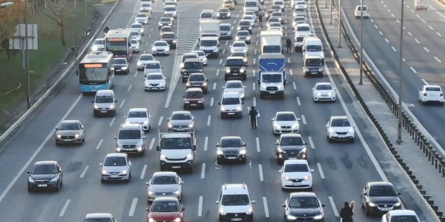 İSTANBUL'UN TRAFİĞİ EN ÇOK ONLARA YARIYOR; GELİRLERİ YAZIN 6 BİN LİRAYA KADAR ÇIKIYOR