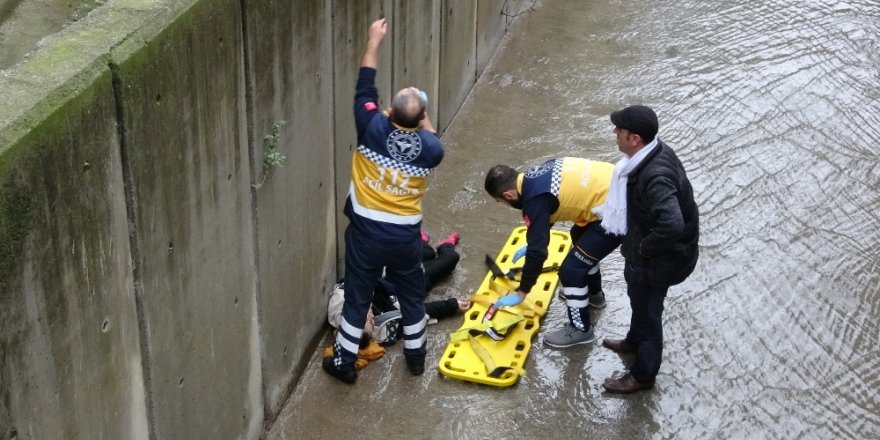 Cam Silerken Dengesini Kaybetti, 5. Kattan Dereye Düştü