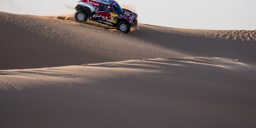 DAKAR RALLİSİ’NDE CARLOS SAİNZ LİDERLİĞİNİ SÜRDÜRDÜ