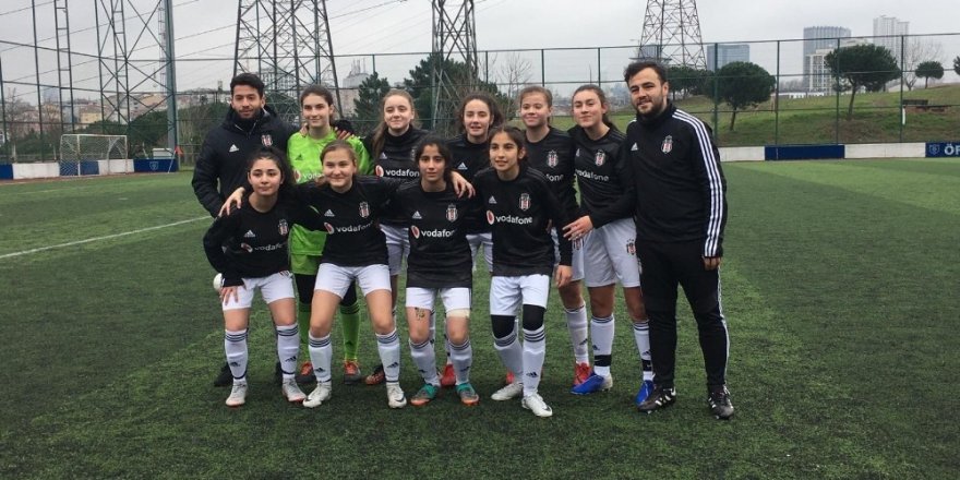 Beşiktaş Yıldız Kız Futbol Takımı’ndan Örnek Davranış