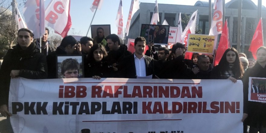 İbb’nin Selahattin Demirtaş’ın Kitabını Satması Protesto Edildi