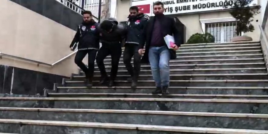 Kasiyere Silah Doğrultup Gasp Etti, Yakalanınca, "Kokoreççiyim" Dedi