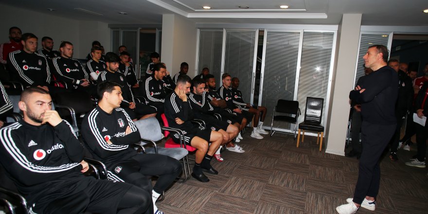 BEŞİKTAŞ'TA ABDULLAH AVCI'DAN FUTBOLCULARA VEDA