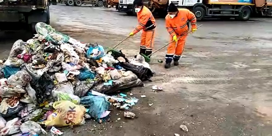 SULTANGAZİ'DE ÇÖPE ATILAN PARAYI BULUP SAHİBİNE VERDİLER