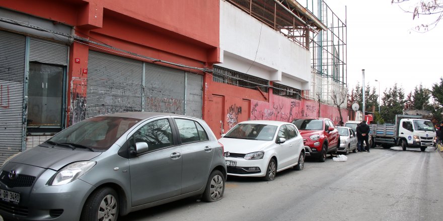 ŞİŞLİ'DE 4 GÜNDE 39 ARACIN LASTİKLERİ KESİLDİ, 3 ARAÇ KUNDAKLANDI