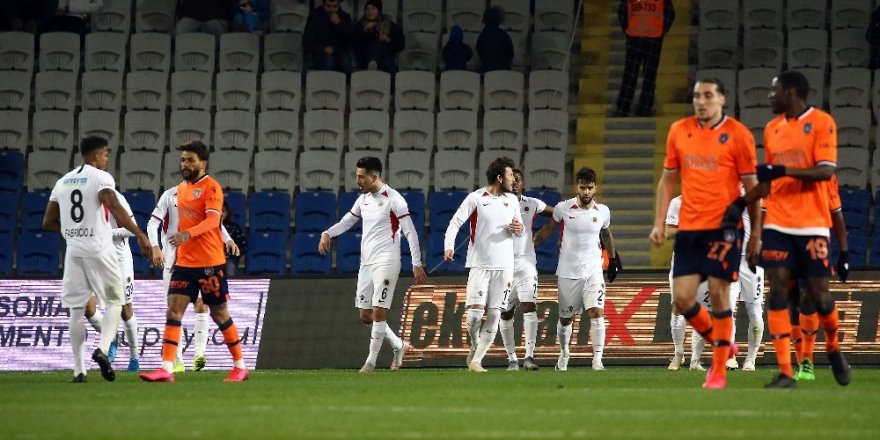 Başakşehir Kalesini Gole Kapatamıyor!