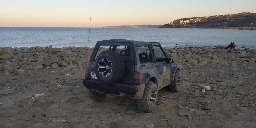 Sarıyer Kısırkaya Plajında Off-road Cipi Takla Attı