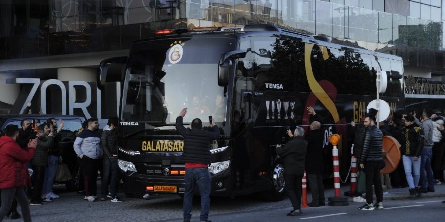 Galatasaray, Kadıköy’e Hareket Etti