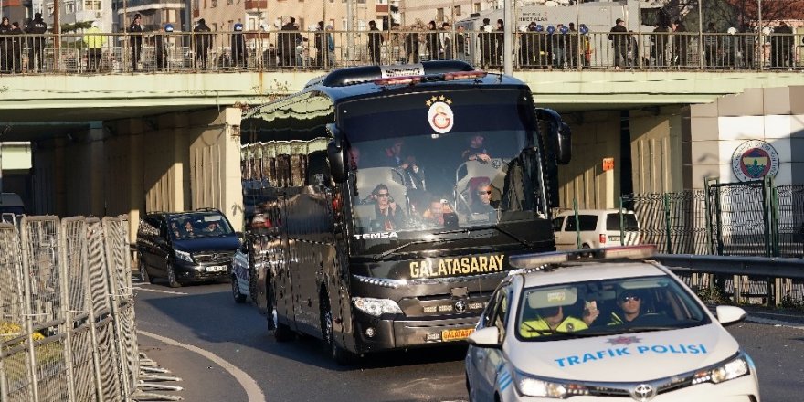 Derbi İçin Takımlar Stada Geldi