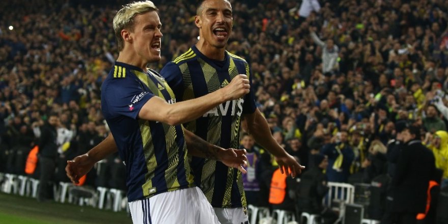 Süper Lig: Fenerbahçe: 1 - Galatasaray: 1 (İlk Yarı)