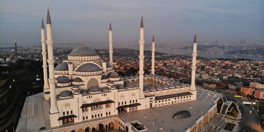 Mehmetçik İçin Çamlıca Camii’nde Fetih Süresi Okundu