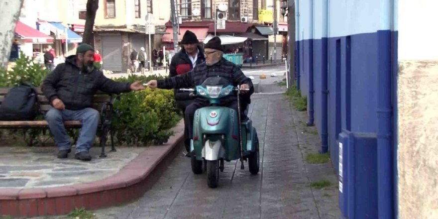 İstanbul’da 65 Yaş Üstü Yaşlılar Sokağa Çıkma Yasağına Uymadı