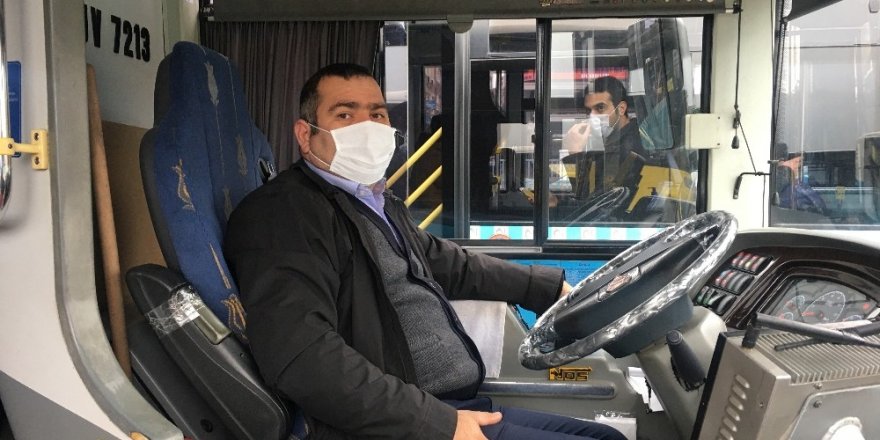 Otobüslere Maskesiz Binenlere Maske Dağıtıldı