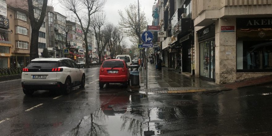 Önce Motorunu Çaldılar, Bir Gün Sonra Da Duran Aracına Çarptılar