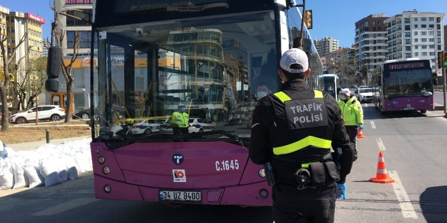 Kadıköy’de Trafik Polisleri, Korona Virüs Denetimlerini Sıklaştırdı