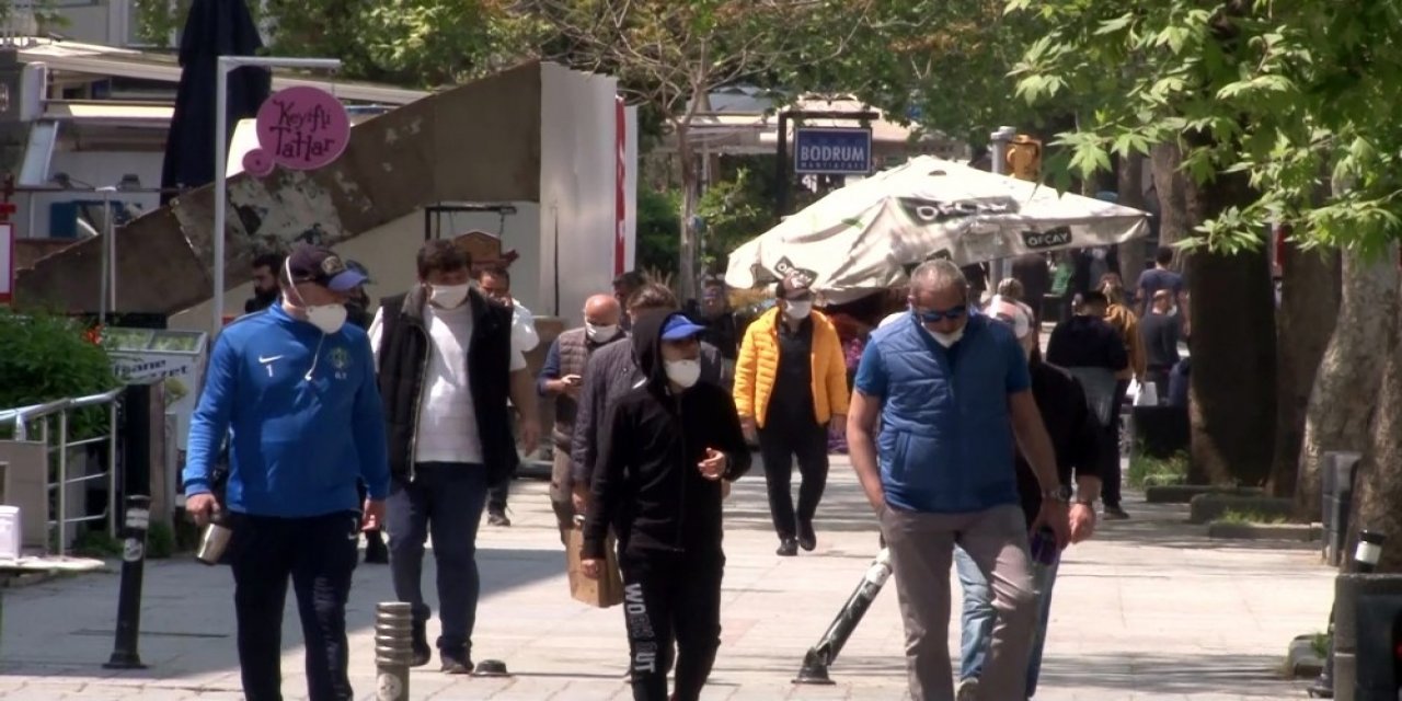 Vatandaş Aldırış Etmedi Bağdat Caddesi Yine Doldu