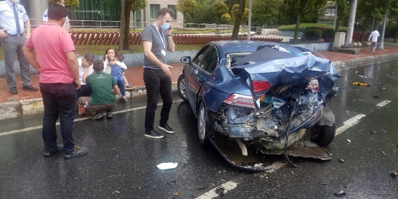 Şişli’deki Kazada Küçük Çocuk Şoka Girdi