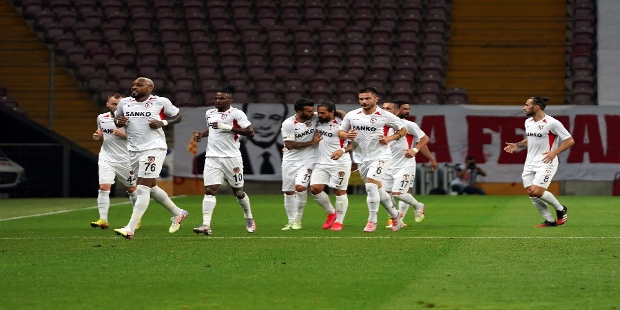 Süper Lig: Galatasaray: 2 - Gaziantep Fk: 1 (ilk Yarı)