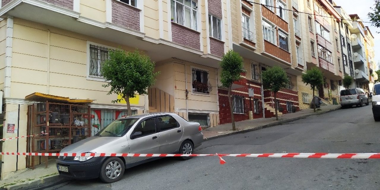 Sultangazi’de Boşaltılan Bina Tekrar Sallandı