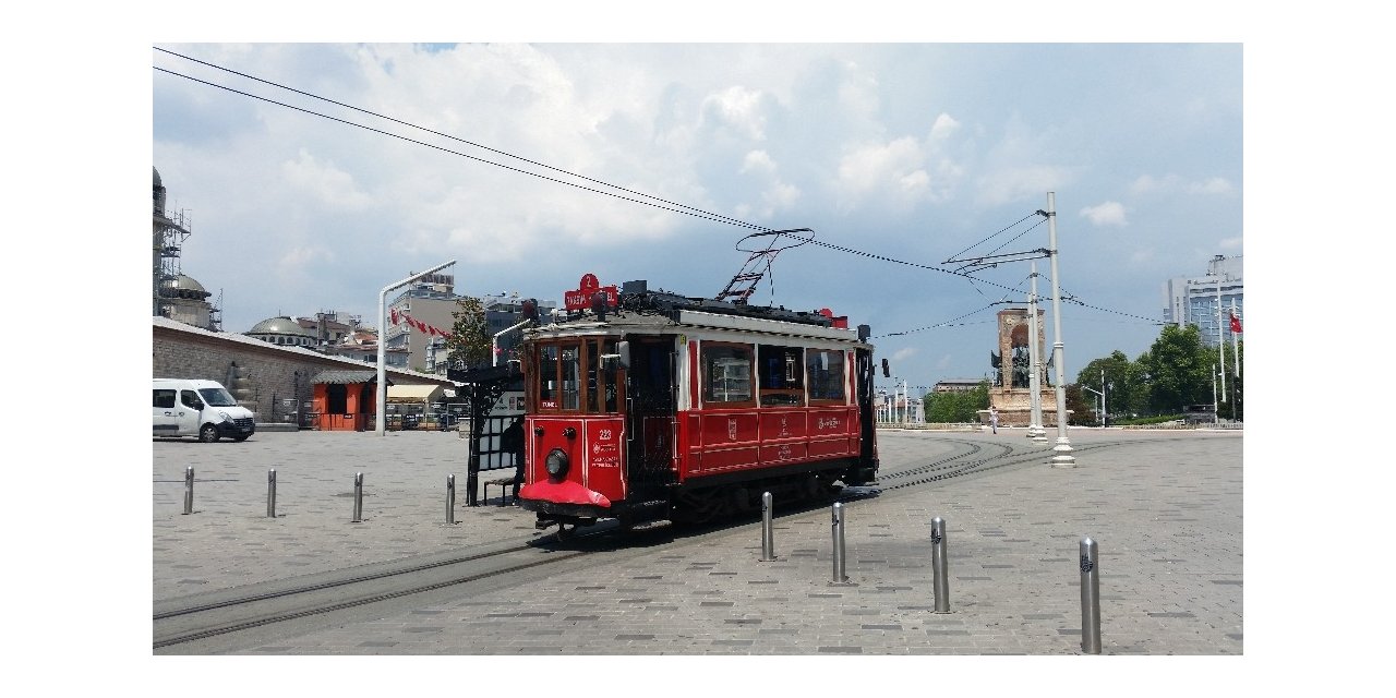 Nostaljik Tramvayın Sessiz Yolculuğu