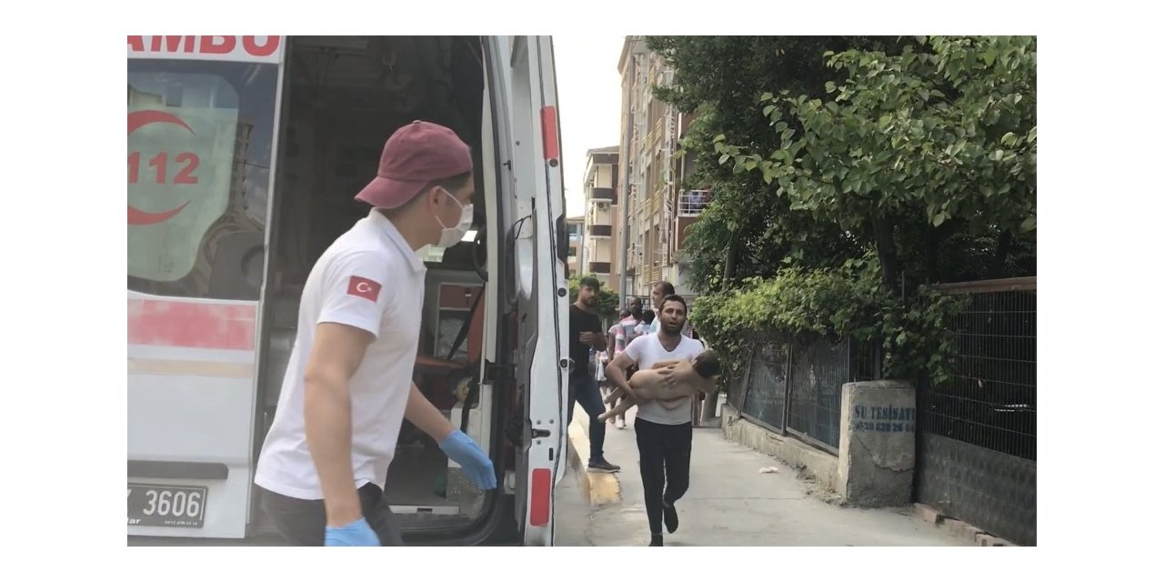 Nefes Alamayan Oğlunu Ambulansa Taşıyan Babanın Yürek Yakan Feryatları