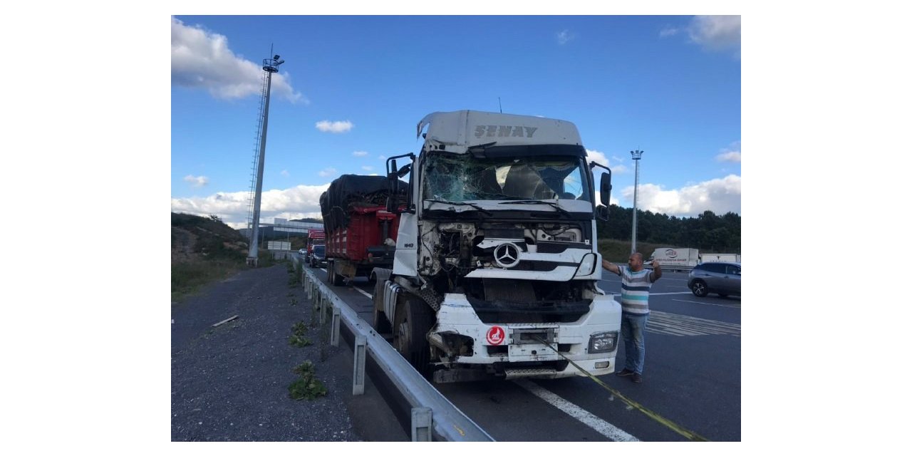 Kuzey Marmara Otoyolunda Feci Kaza: Tır İle Kamyon Çarpıştı, 1 Kişi Ağır Yaralandı