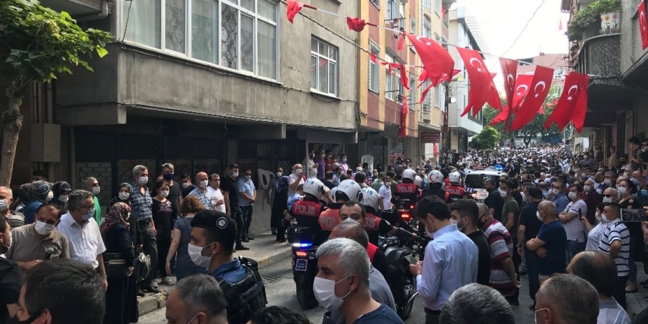 Şehit Polisin Naaşı Helallik İçin Evine Getirildi