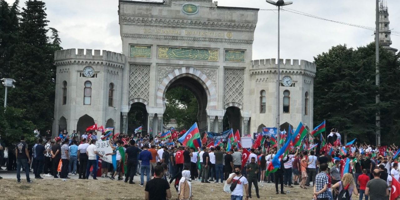 Beyazıt Meydan’da “can Azerbaycan’a Canımız Feda” Mitingi