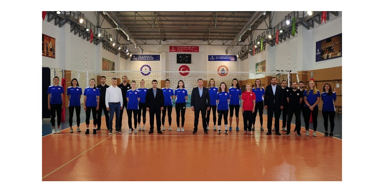 İstanbul Bbsk Kadın Voleybol Takımı’nda İmza Günü