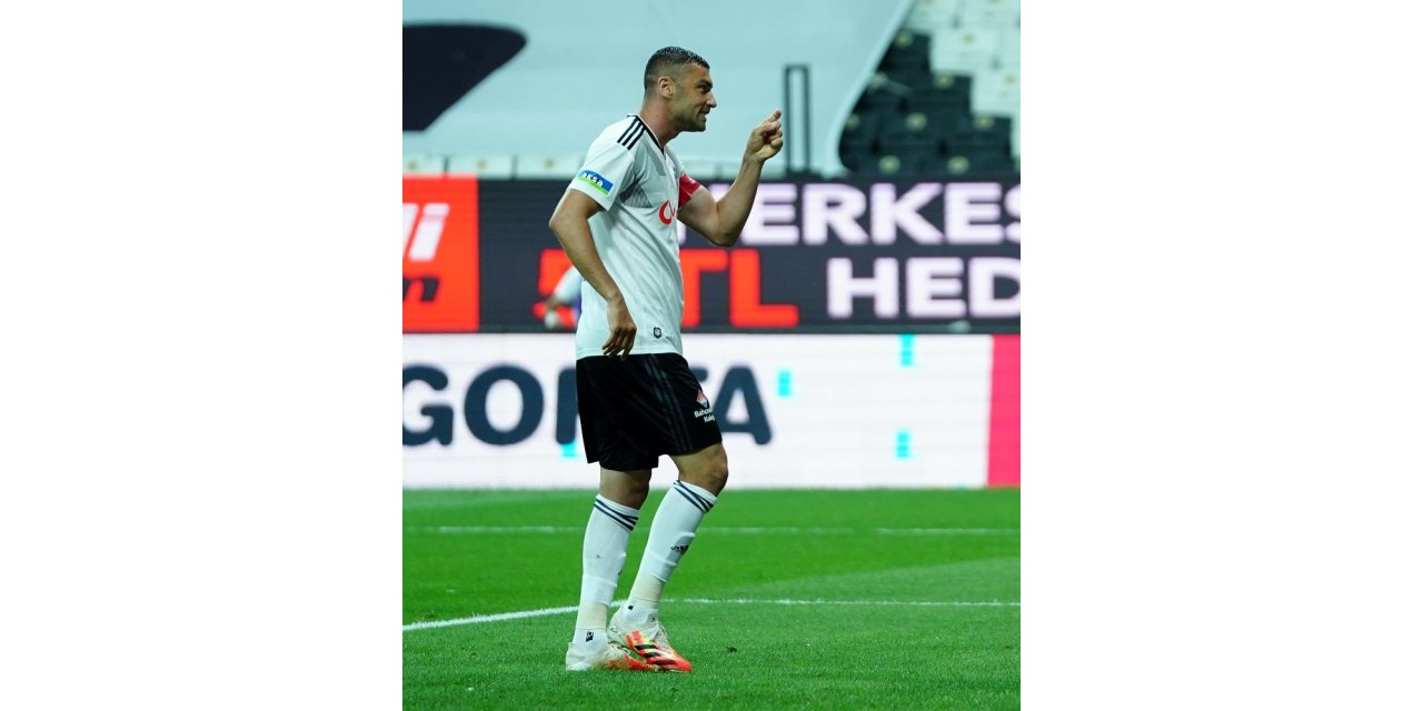 Burak Yılmaz’a Beşiktaş’tan İzin Çıktı