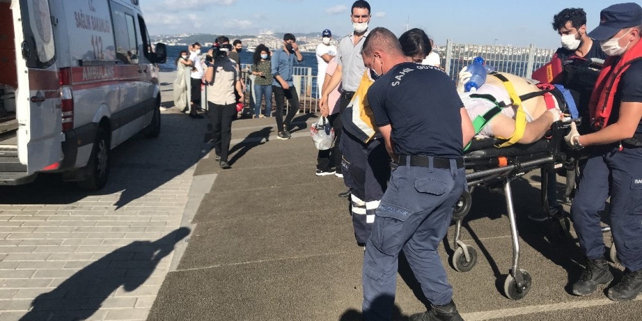 Karaköy’de Vapurdan Bir Yolcu Denize Düştü