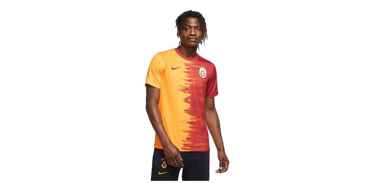 Galatasaray Yeni Sezon Formalarını Tanıtı