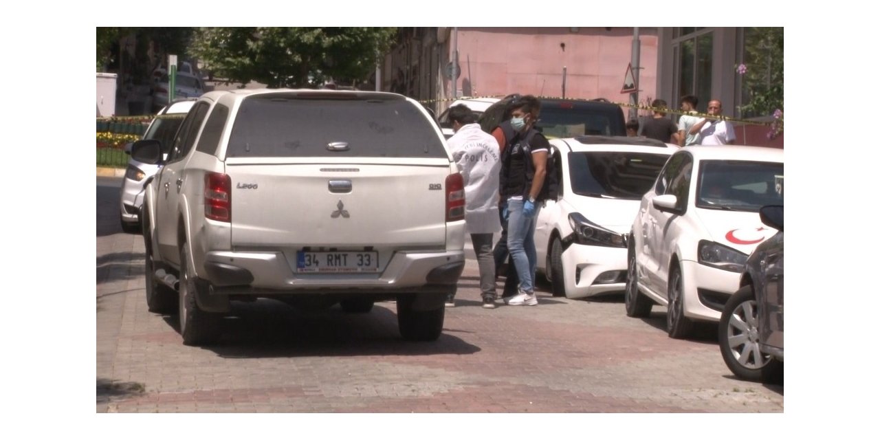 Dur İhtarına Uymadılar, Polis Aracına Çarparak Kaçtılar