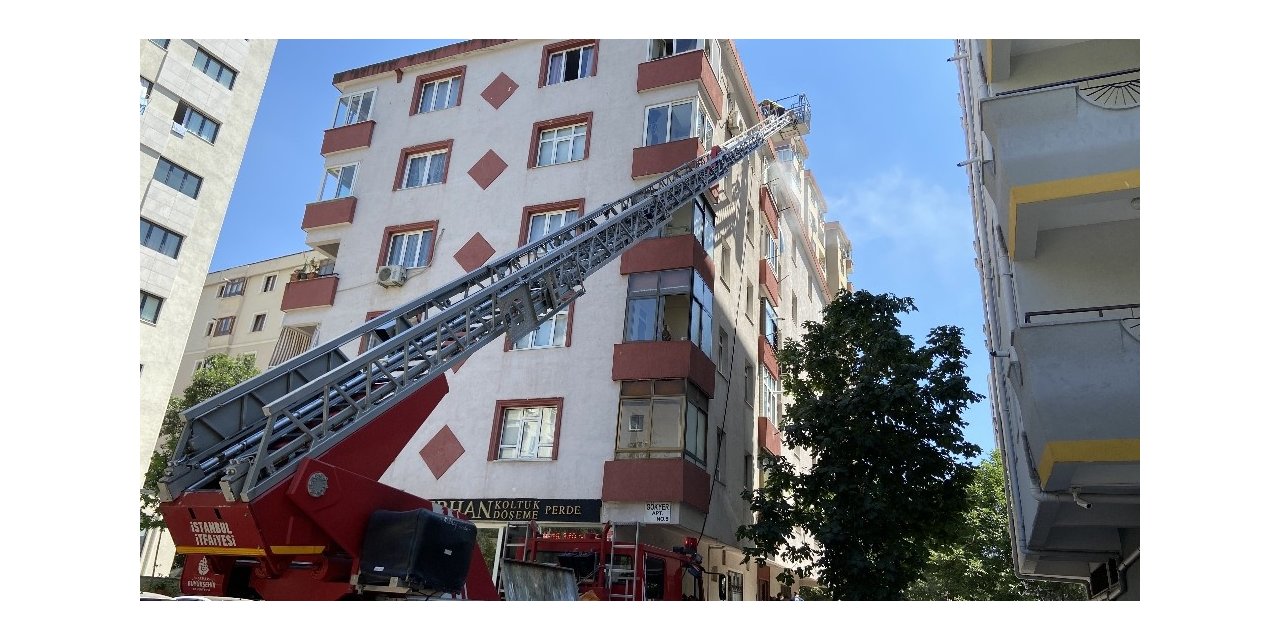 Kadıköy’de Yangından Bir Bebek Bir Yaşlı Vatandaş Son Anda Kurtarıldı