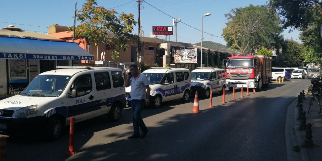 Marmaray’da Bir Kişi Raylara Atladı