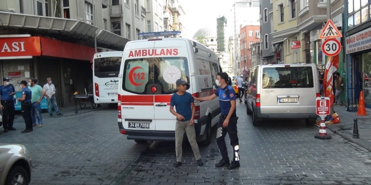 Taksim’de Tiner Kullanan İki Kardeş Birbirini Yaktı: 1 Ağır Yaralı